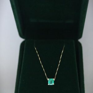 Collar Solitario talla cuadrada 3